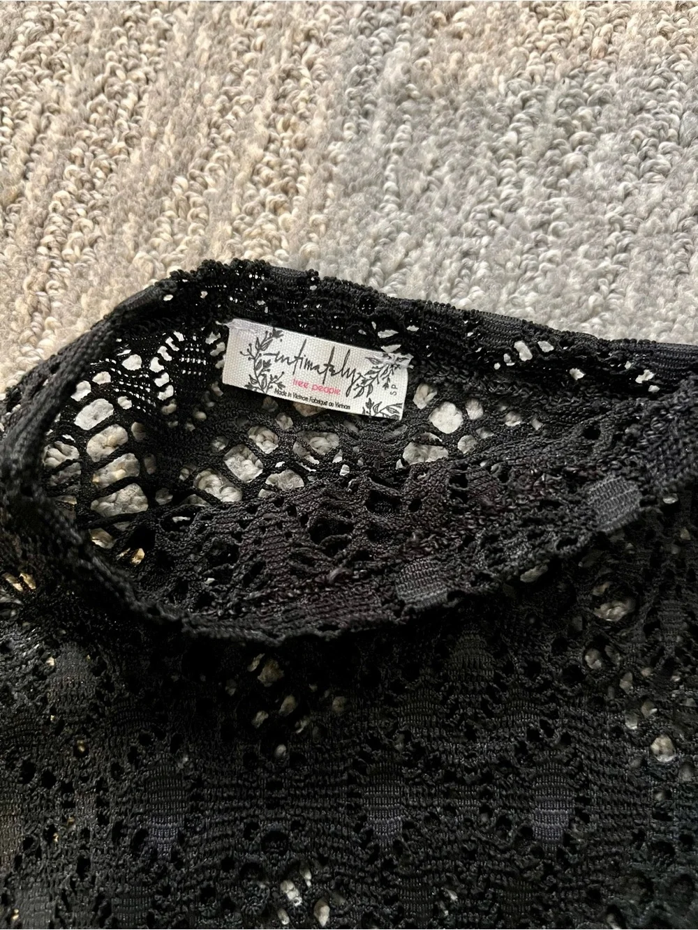 FREE PEOPLE Black Lace Sheer Long-Sleeve Crop Top - Women SIZE S